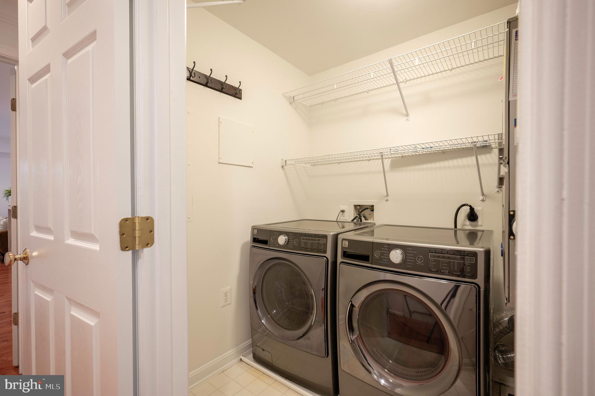 1422 ROUNDHOUSE LANE 1422