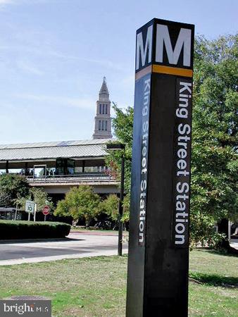 1422 ROUNDHOUSE LANE 1422