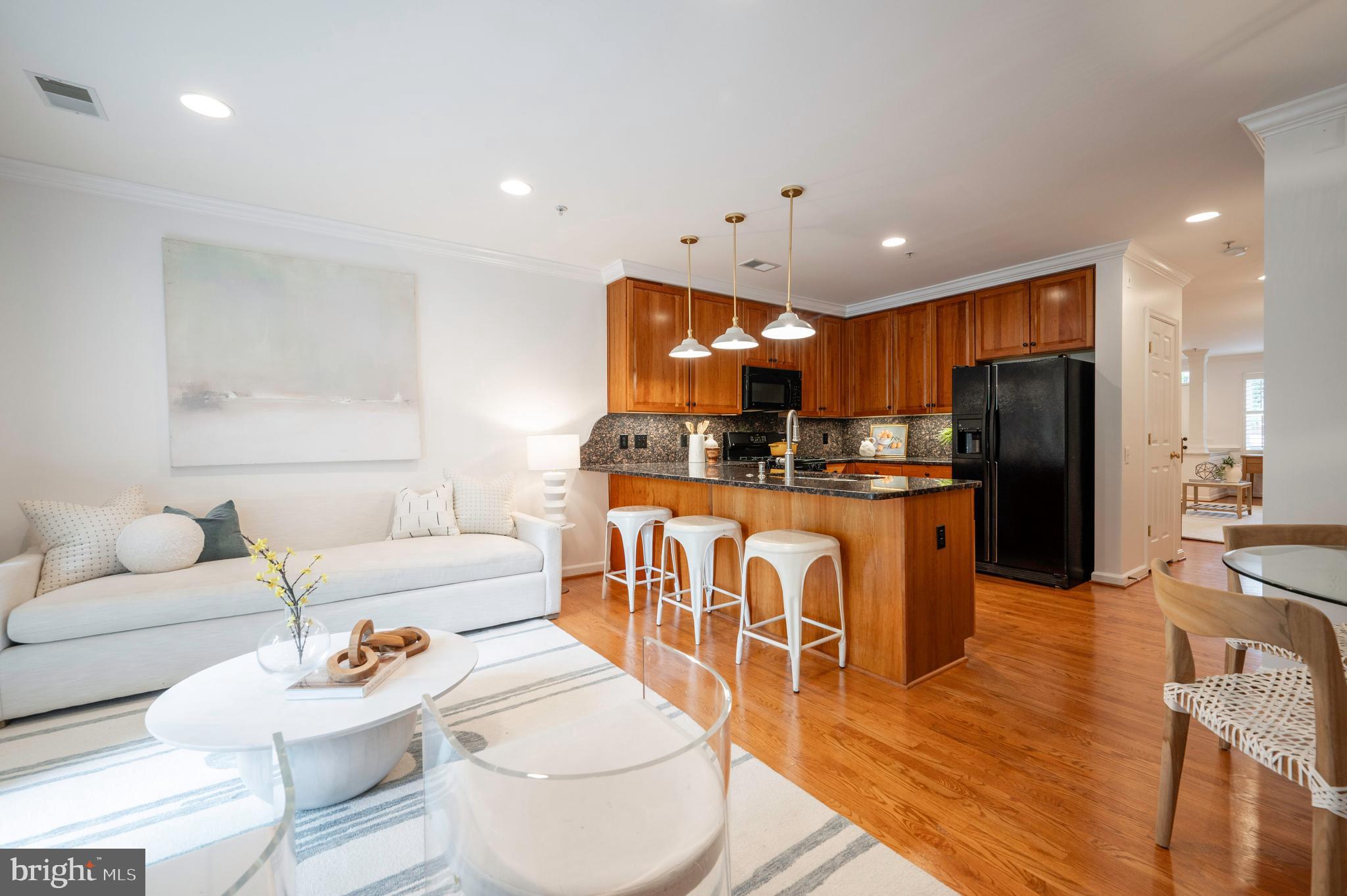 1422 ROUNDHOUSE LANE 1422