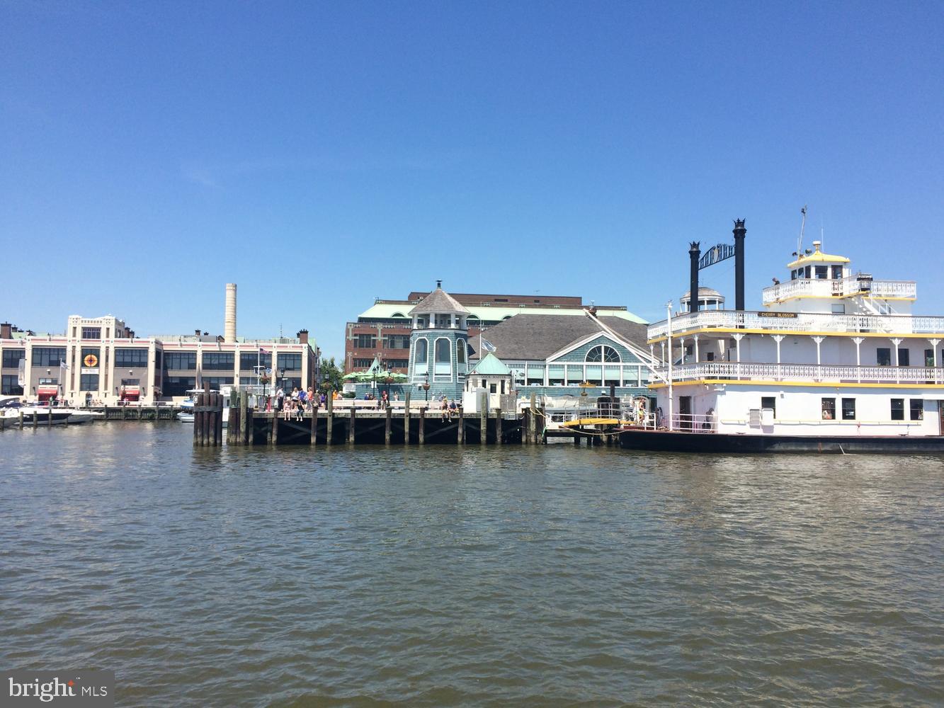 1422 ROUNDHOUSE LANE 1422