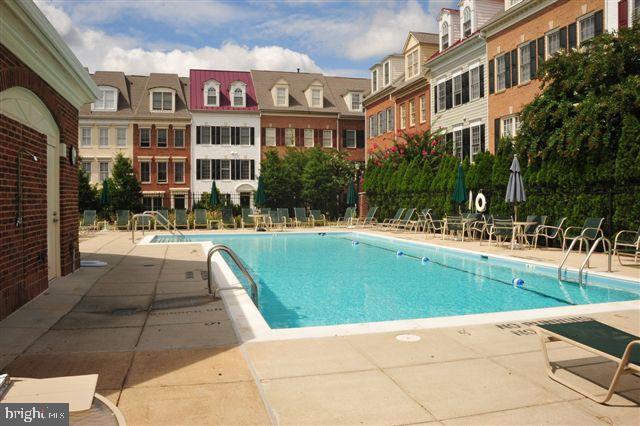 1422 ROUNDHOUSE LANE 1422