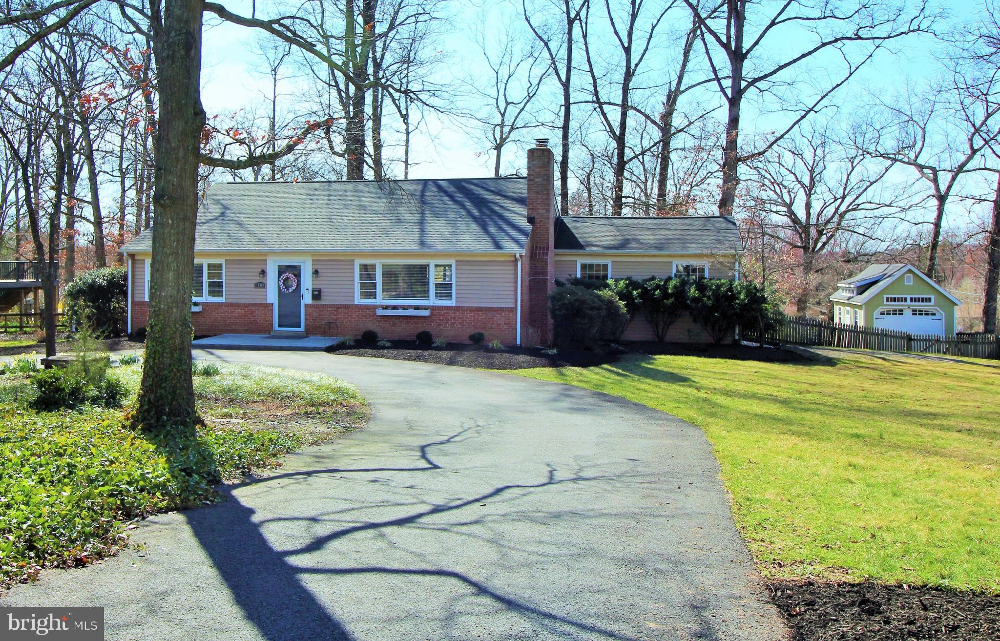 1009 van Buren St