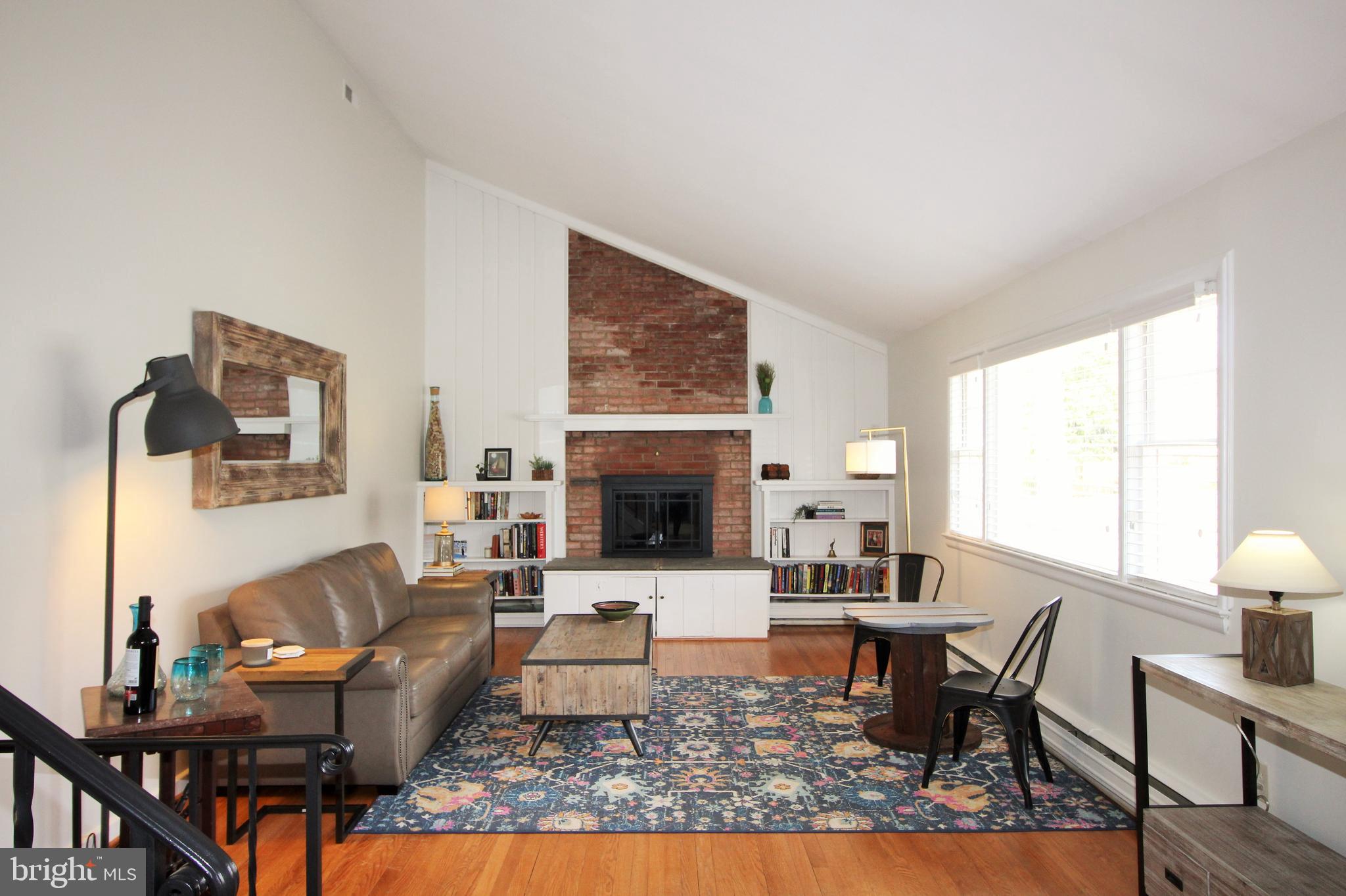 1009 van Buren St
