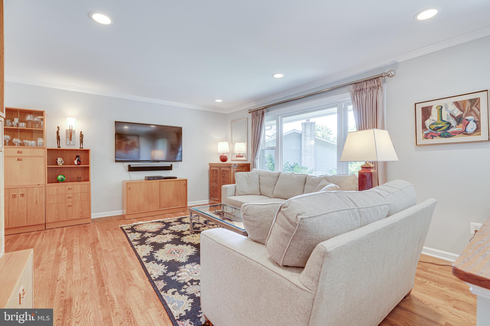 1711 Pine Valley Dr