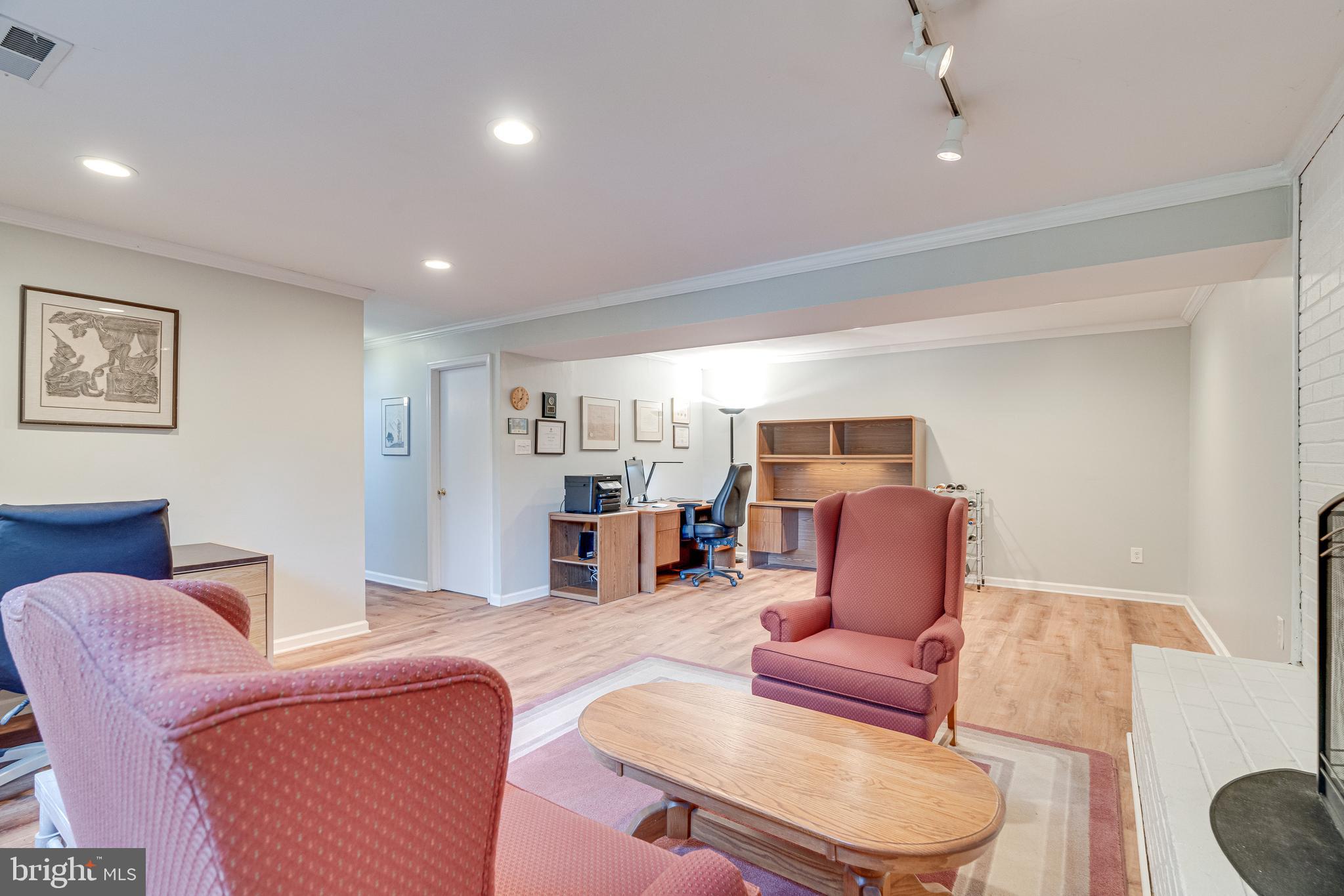 1711 Pine Valley Dr