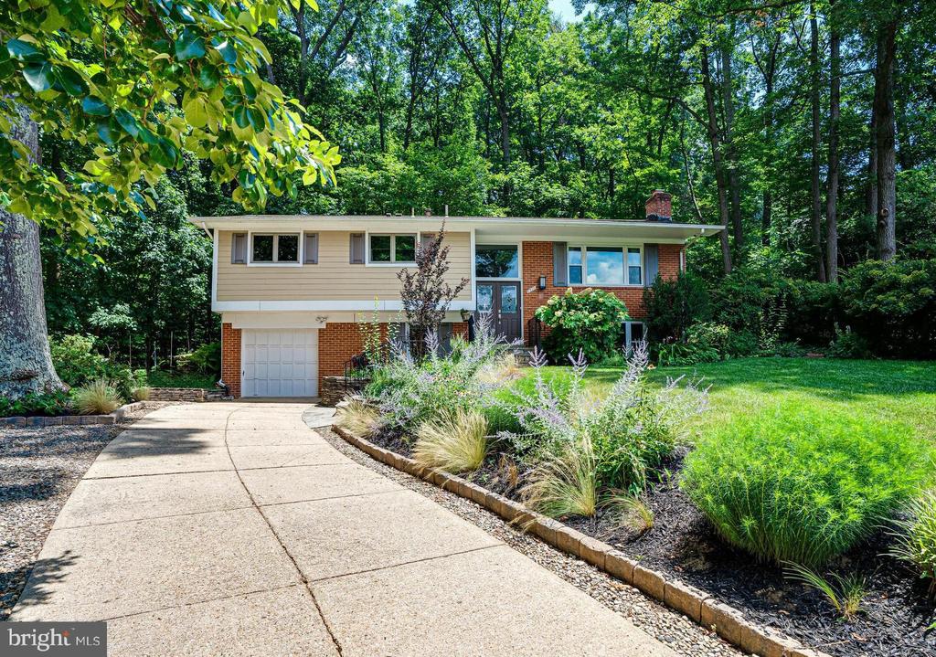1711 Pine Valley Dr