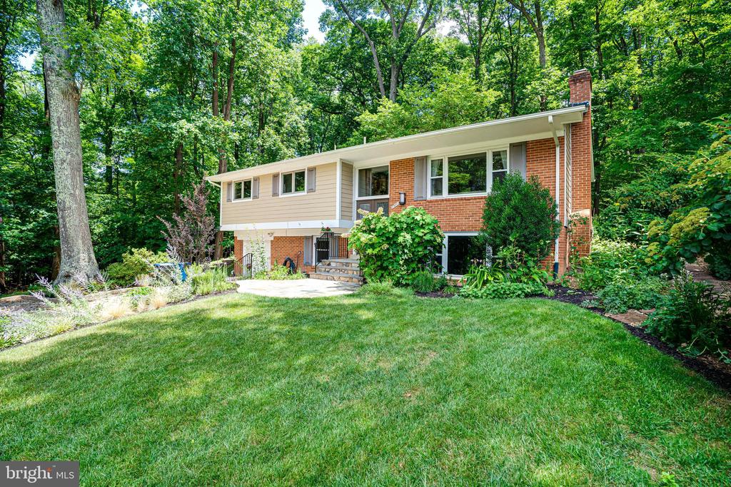 1711 Pine Valley Dr