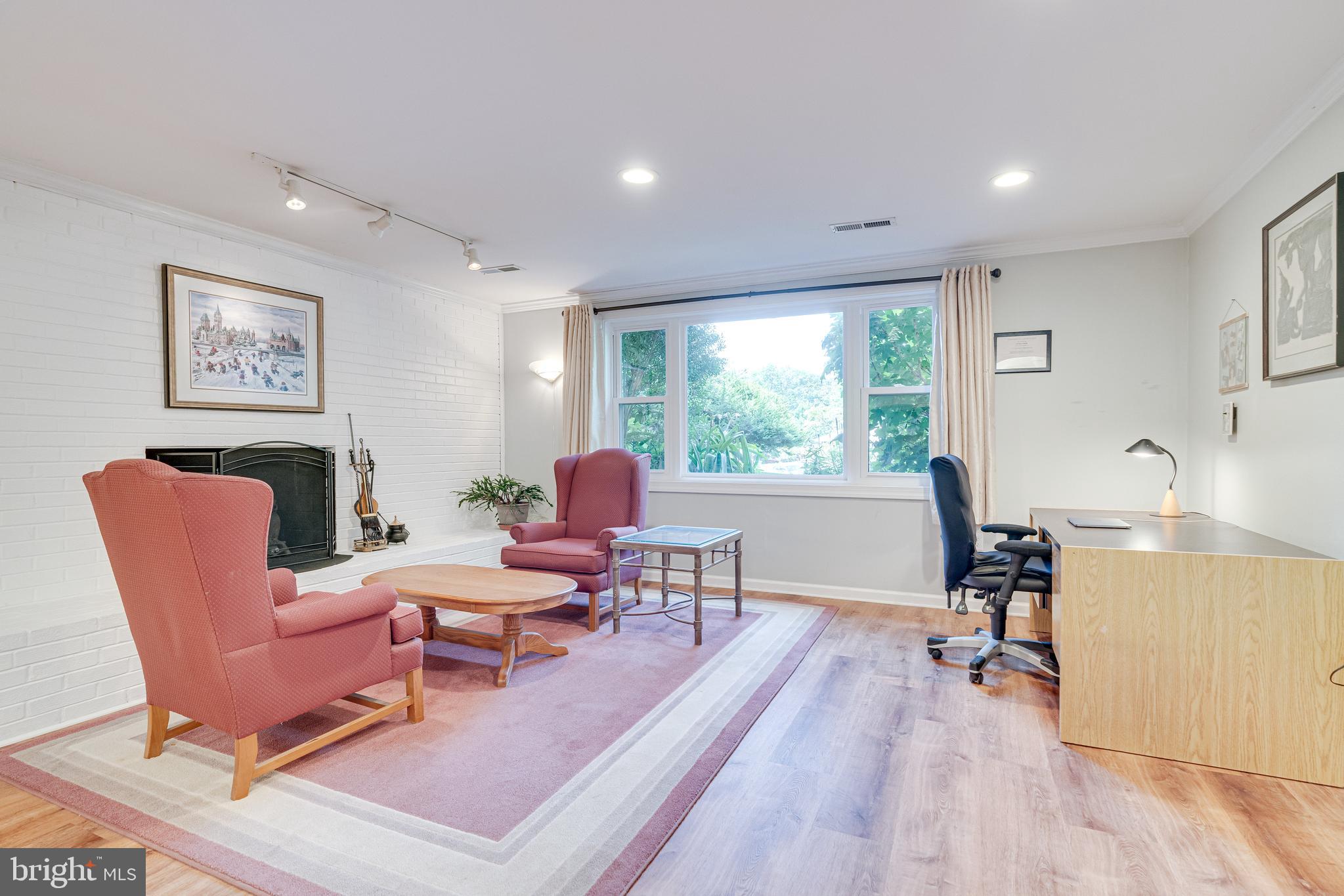 1711 Pine Valley Dr