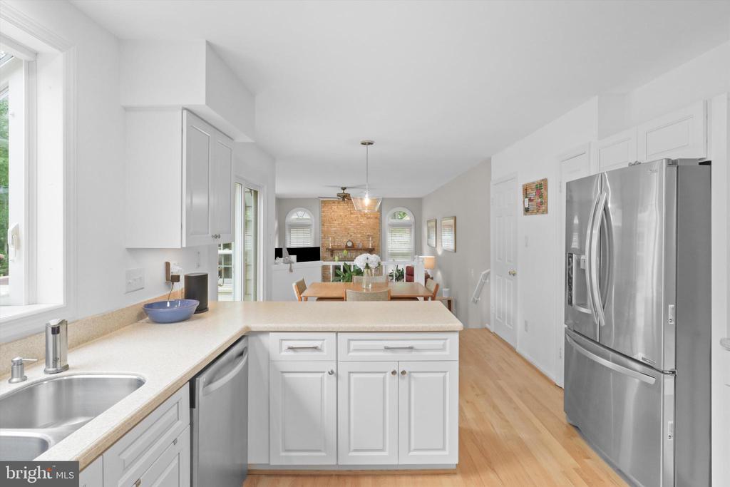 6906 TRILLIUM LANE