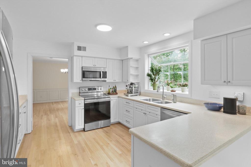 6906 TRILLIUM LANE