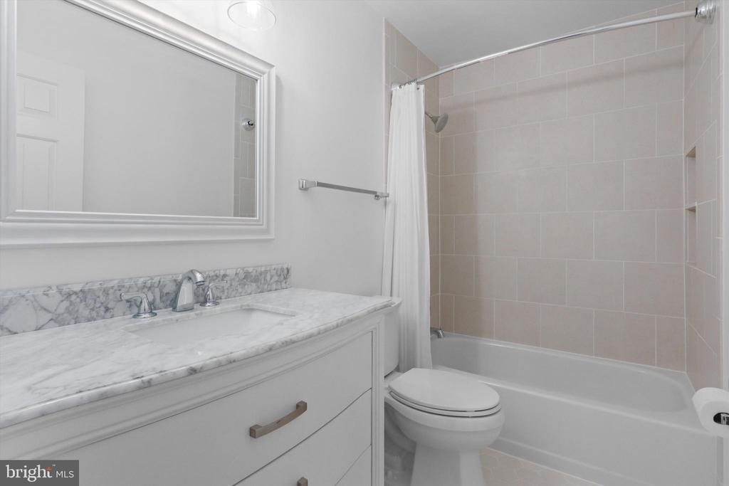 6906 TRILLIUM LANE