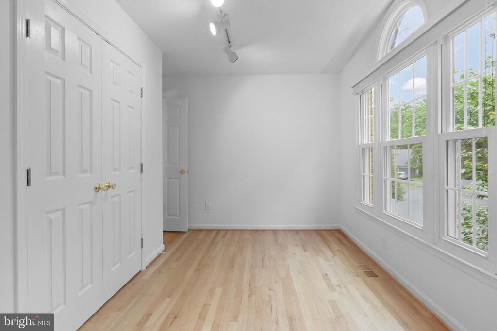6906 TRILLIUM LANE