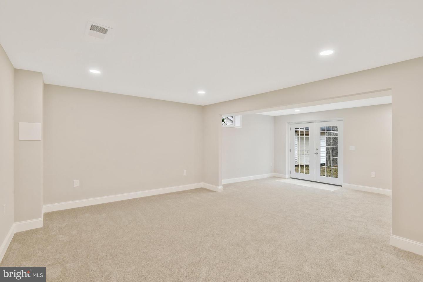 7774 Fern Oak Court