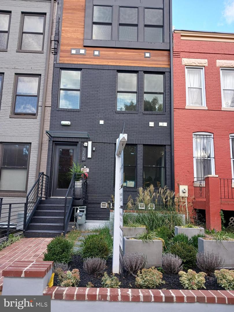 256 15th SE #5