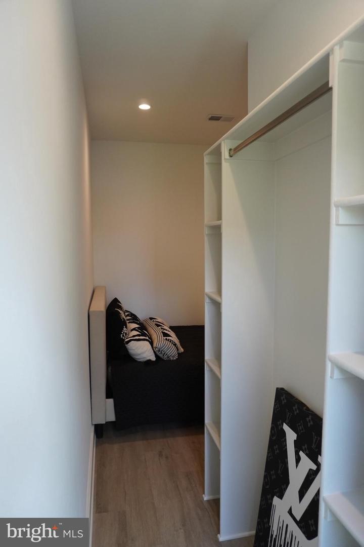 256 15th SE #5