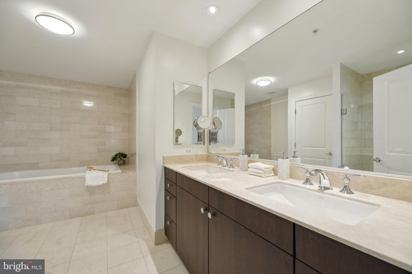 2425 L St NW #530