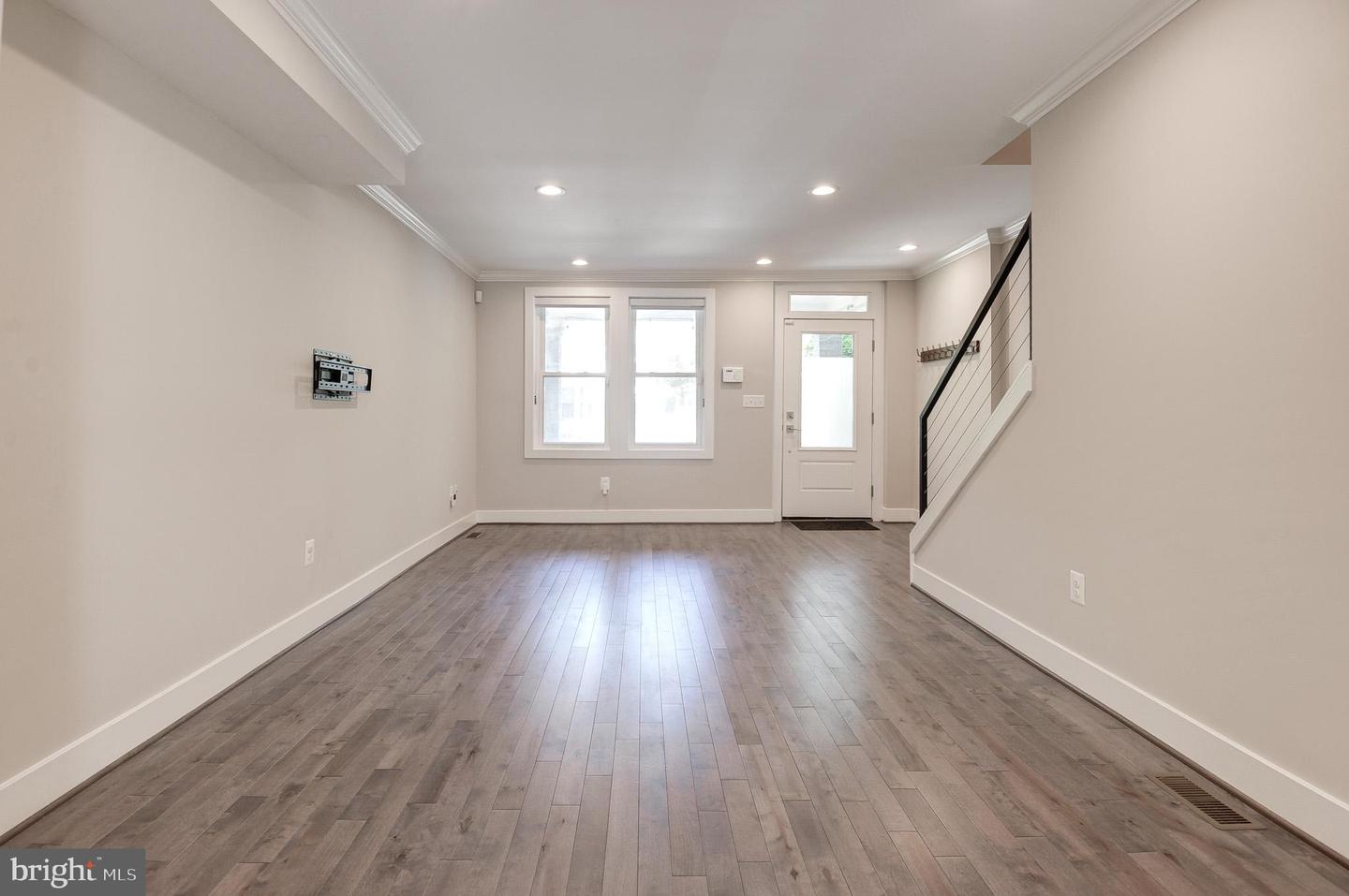 543 23RD PL NE