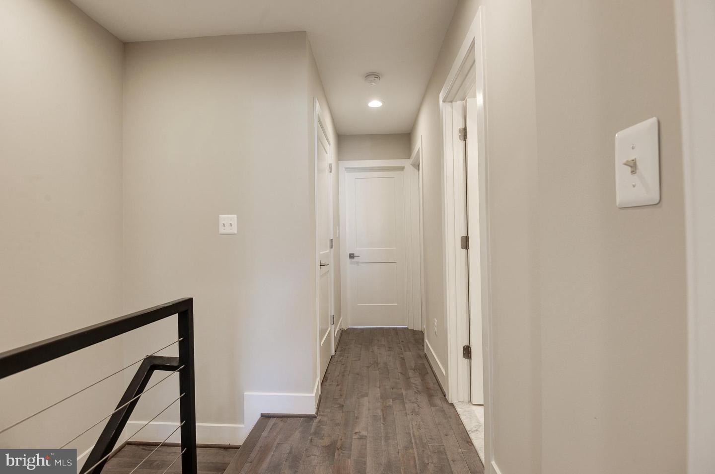 543 23RD PL NE