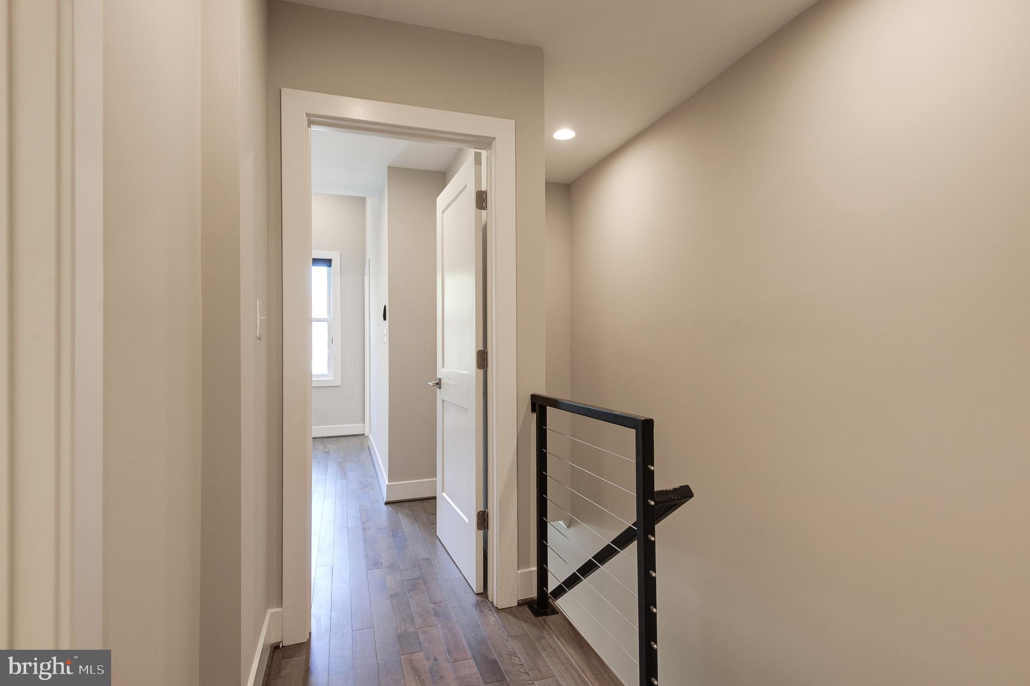 543 23RD PL NE