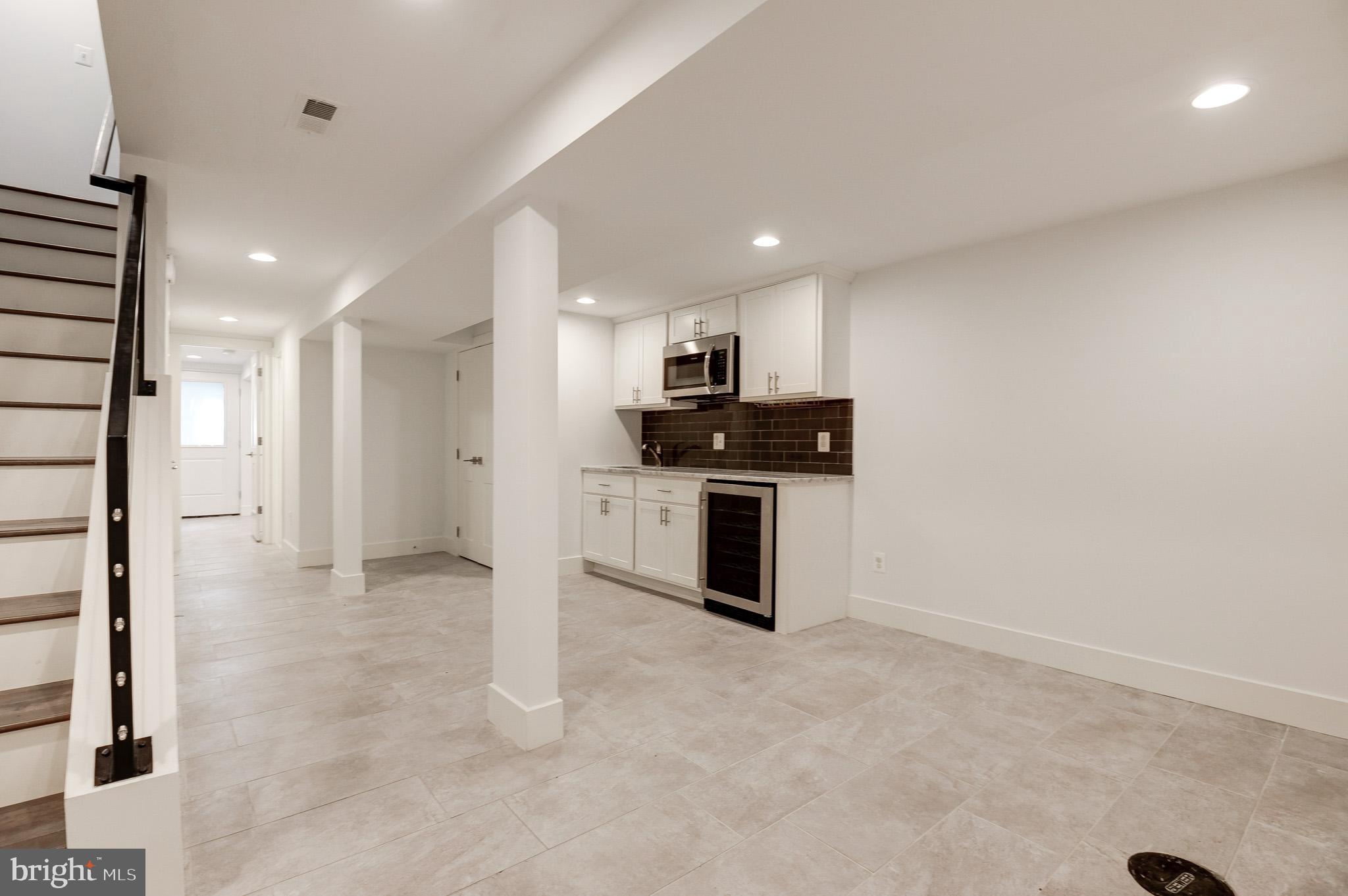 543 23RD PL NE