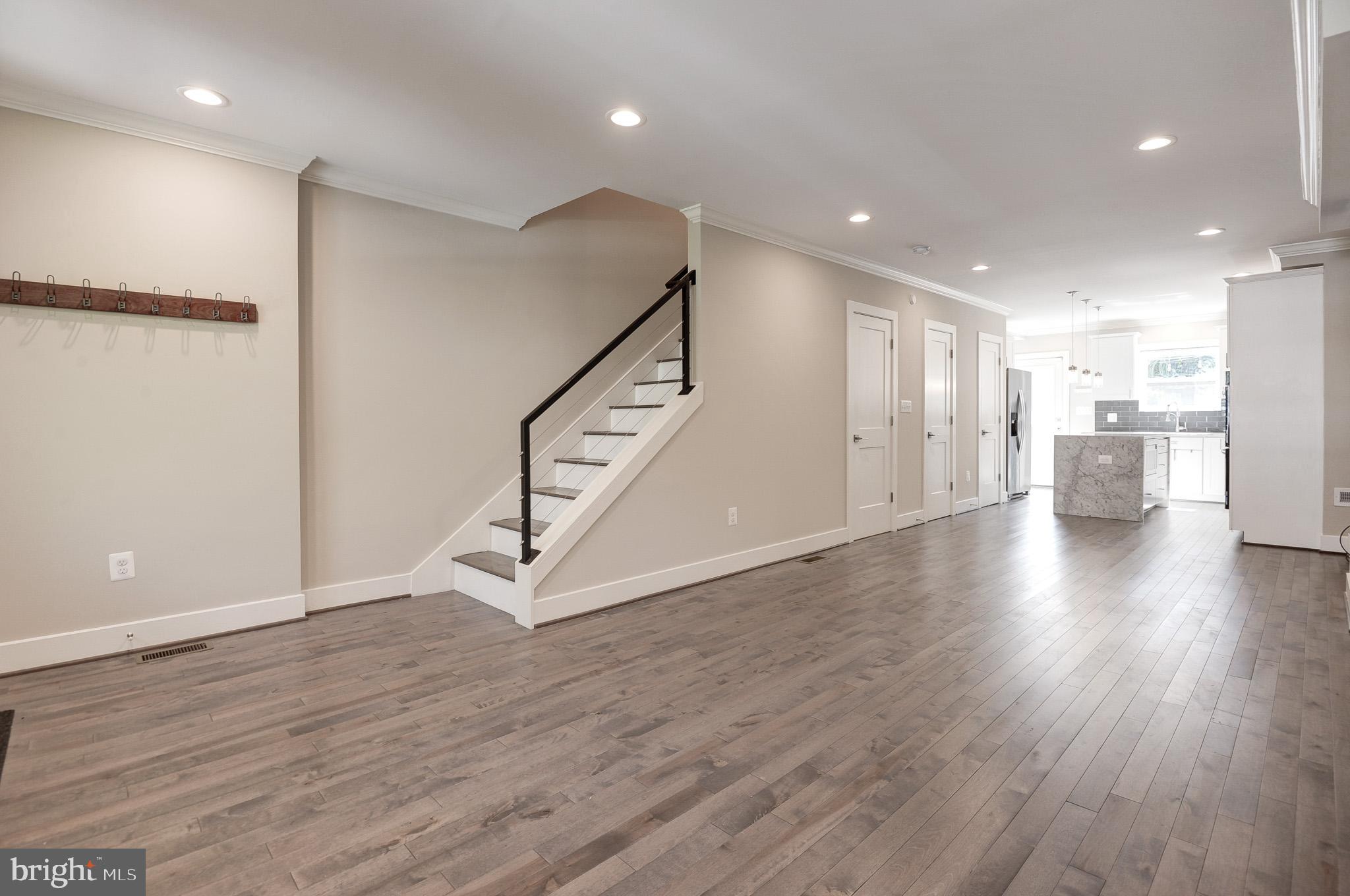 543 23RD PL NE