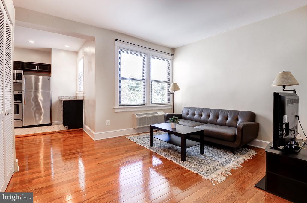 637 3RD STREET NE Unit: 305