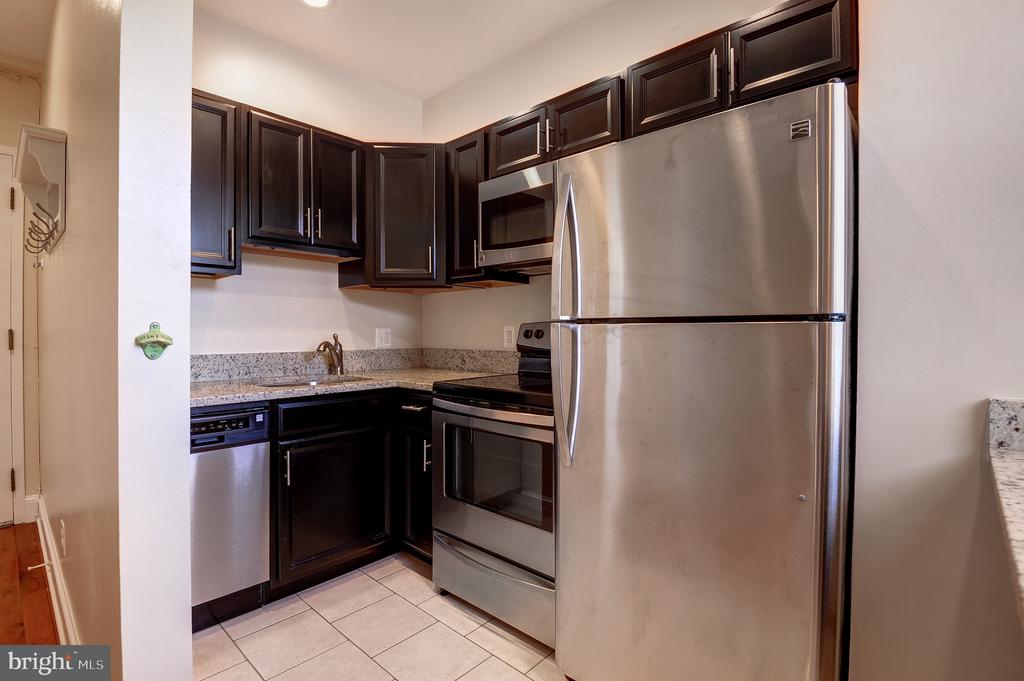 637 3RD STREET NE Unit: 305