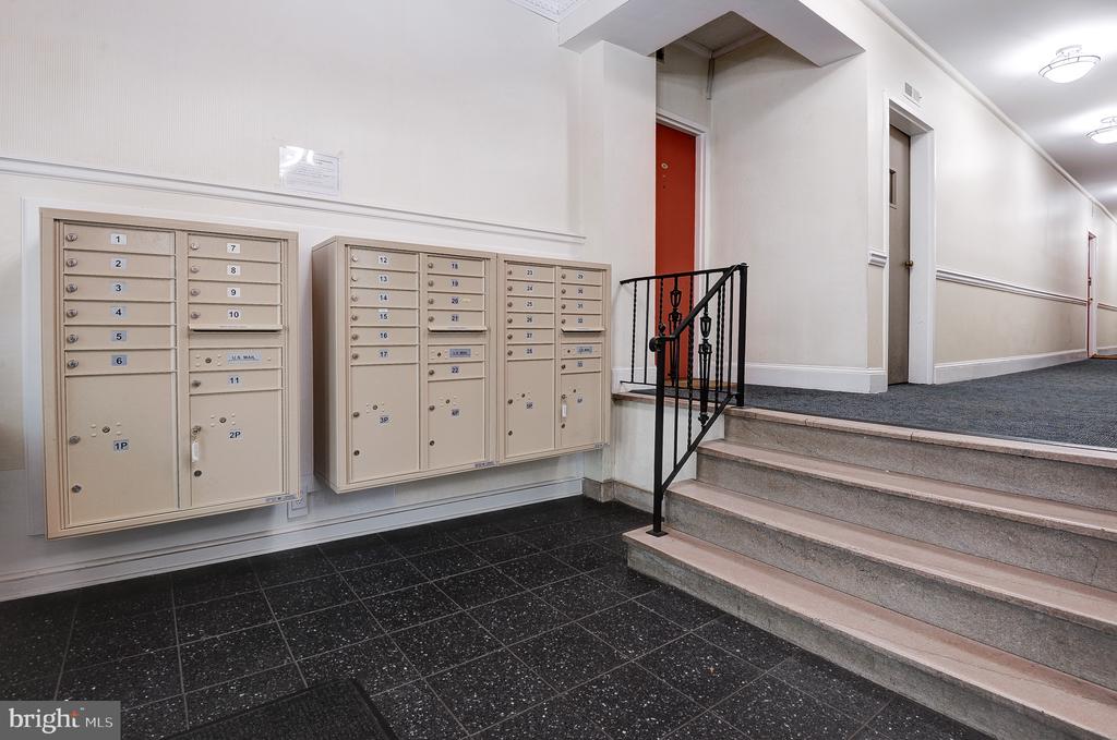 637 3RD STREET NE Unit: 305