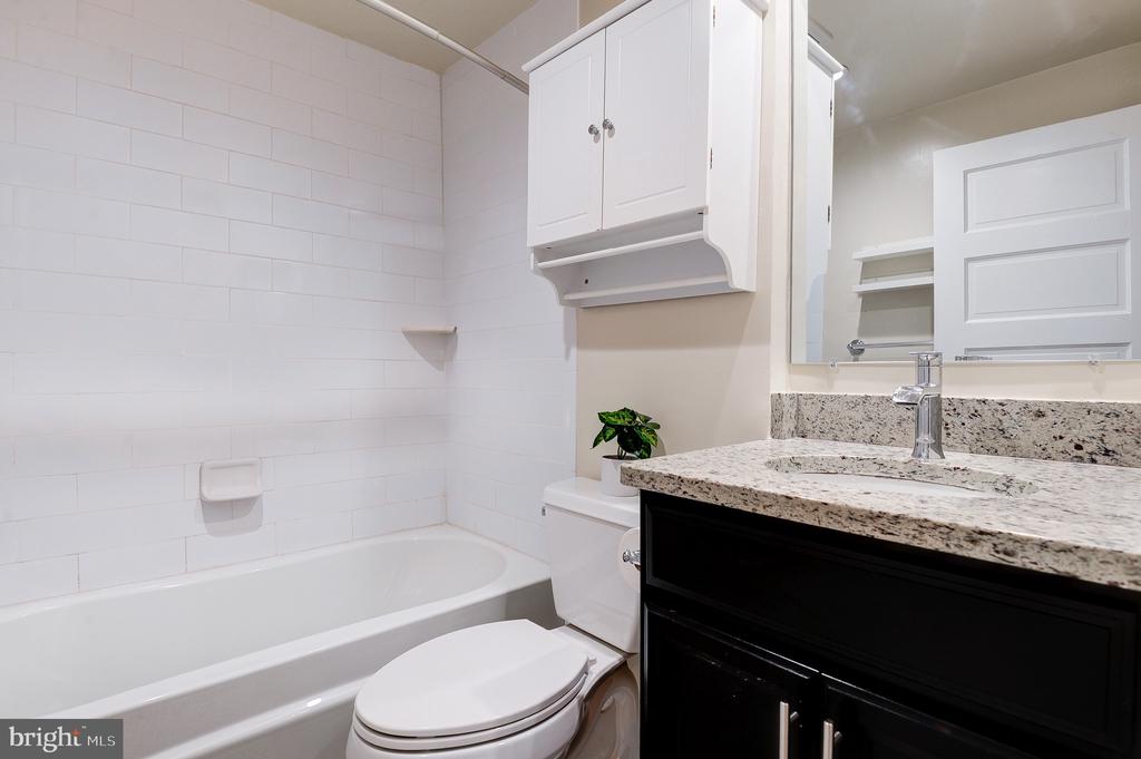 637 3RD STREET NE Unit: 305