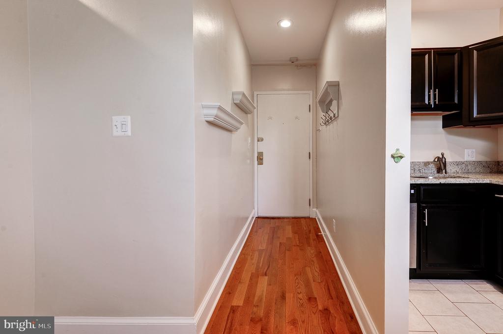 637 3RD STREET NE Unit: 305