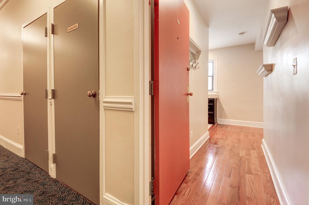 637 3RD STREET NE Unit: 305