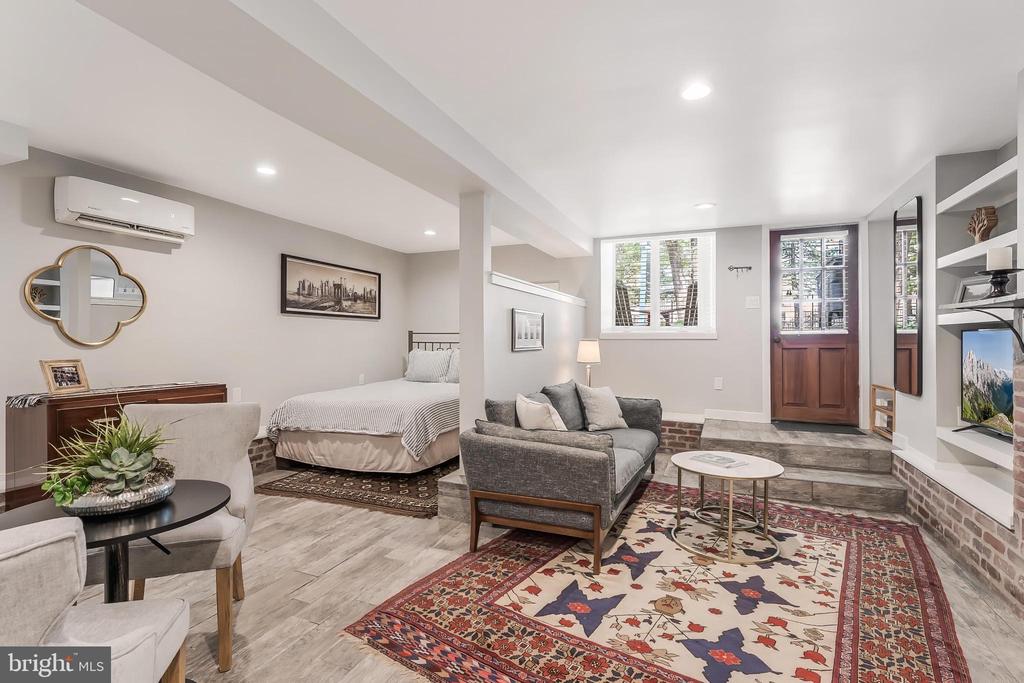 21 15TH STREET SE