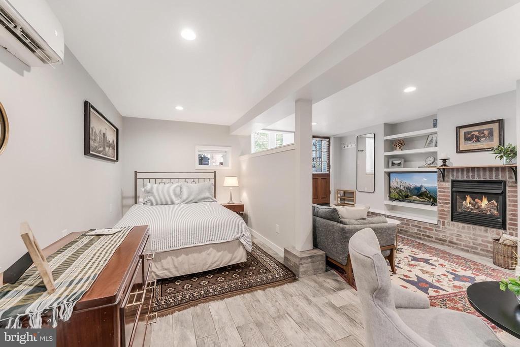 21 15TH STREET SE