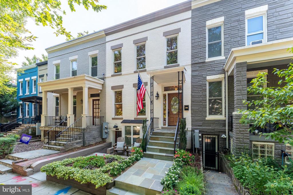 21 15TH STREET SE