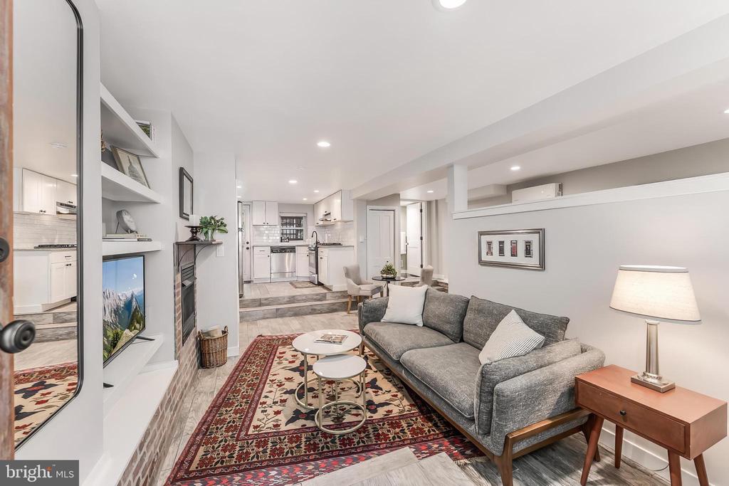 21 15TH STREET SE
