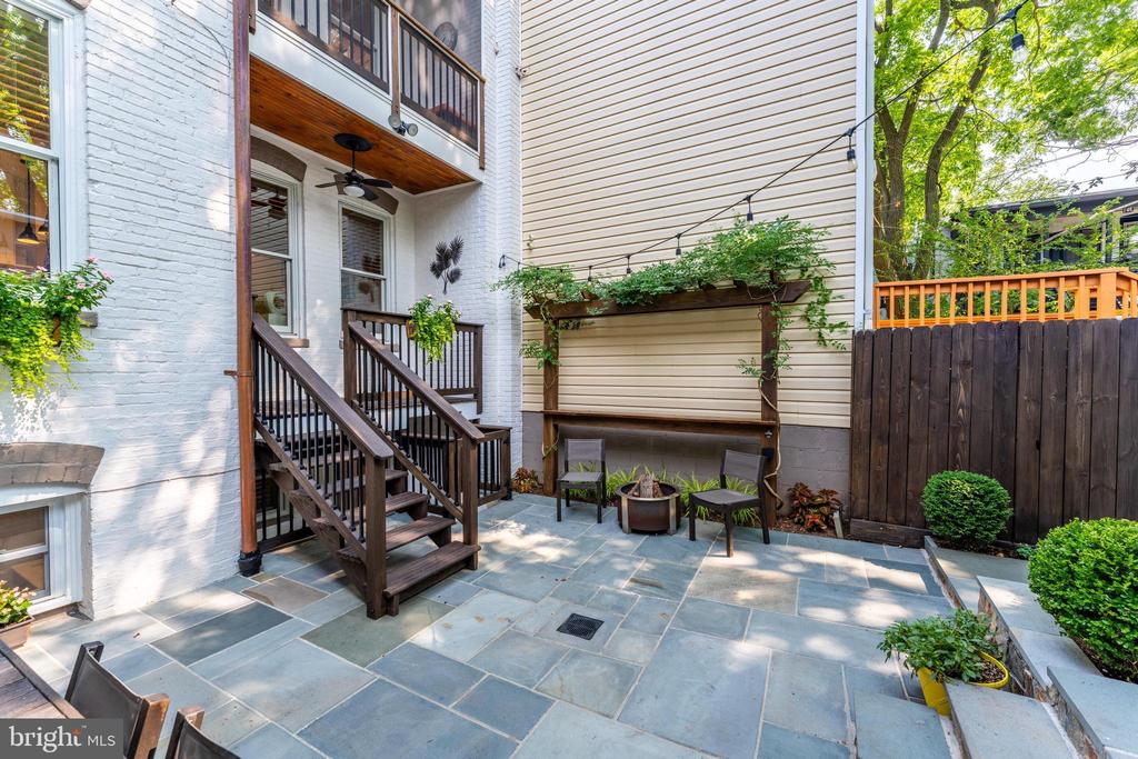 21 15TH STREET SE