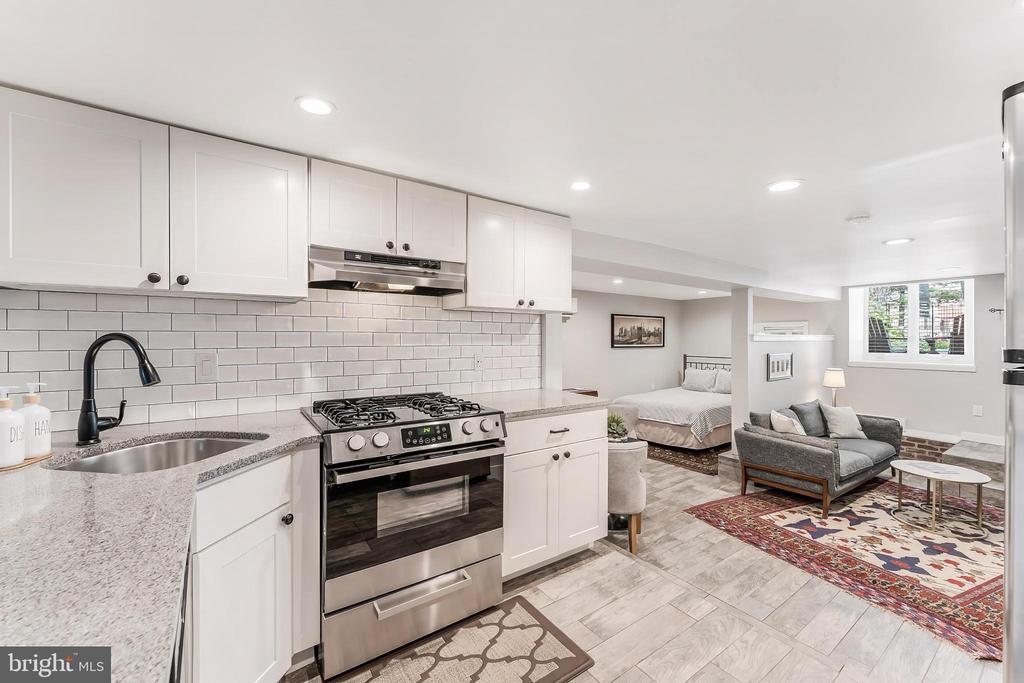 21 15TH STREET SE