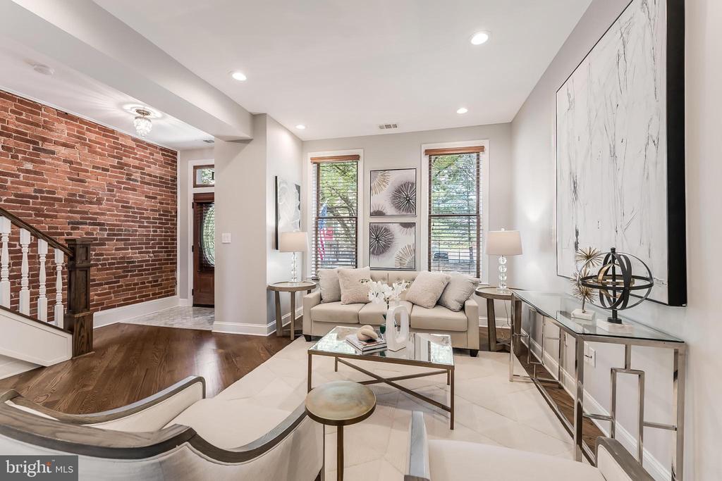 21 15TH STREET SE