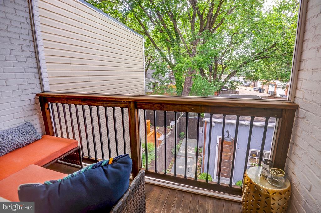 21 15TH STREET SE