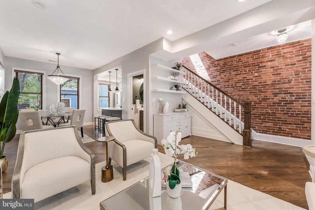 21 15TH STREET SE