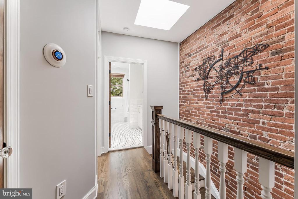 21 15TH STREET SE