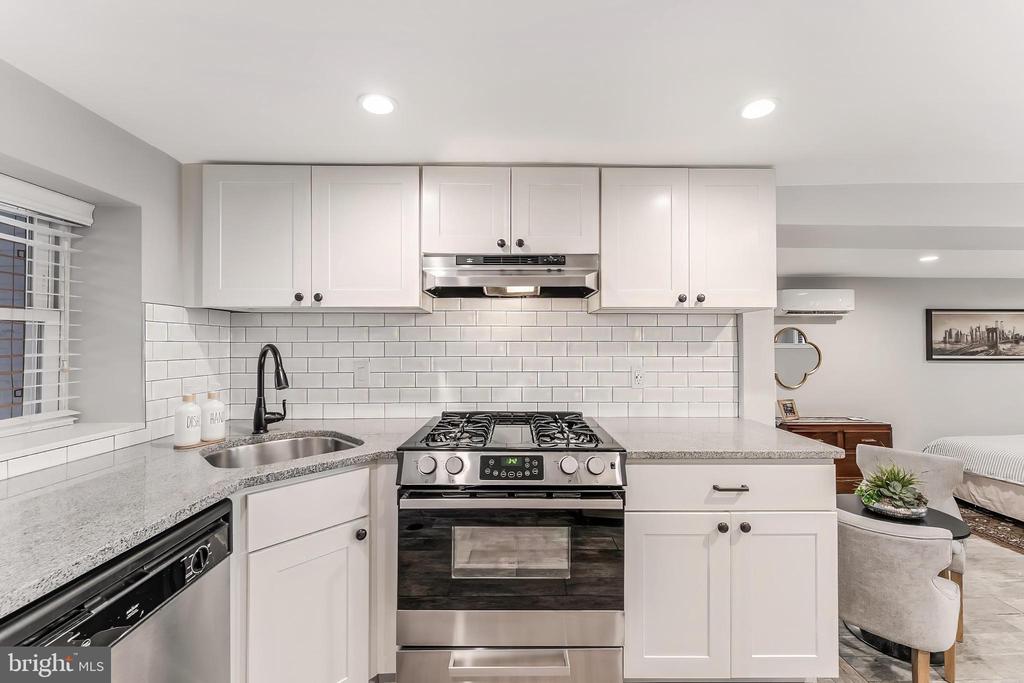 21 15TH STREET SE