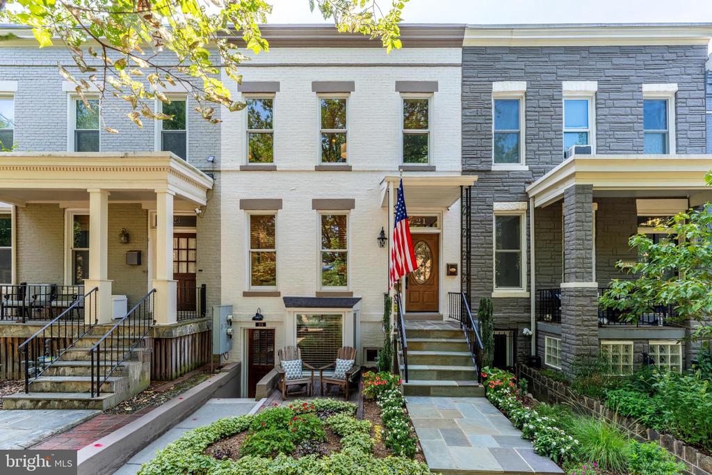 21 15TH STREET SE
