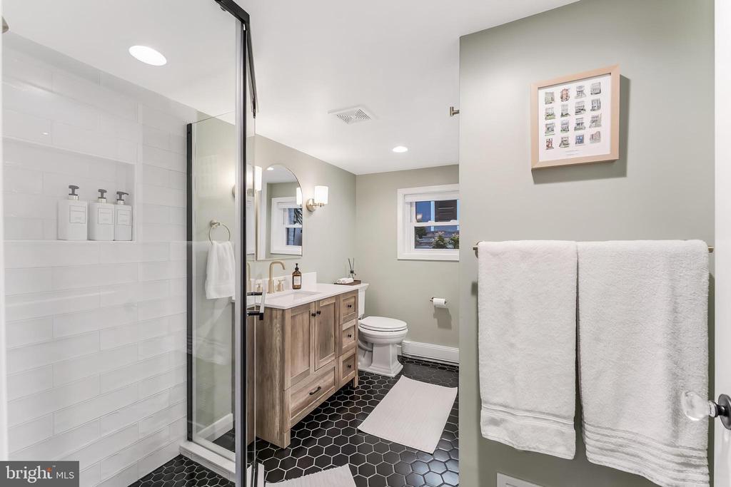 21 15TH STREET SE