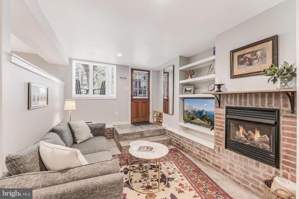 21 15TH STREET SE