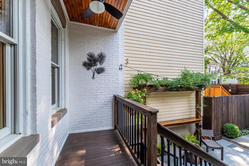 21 15TH STREET SE