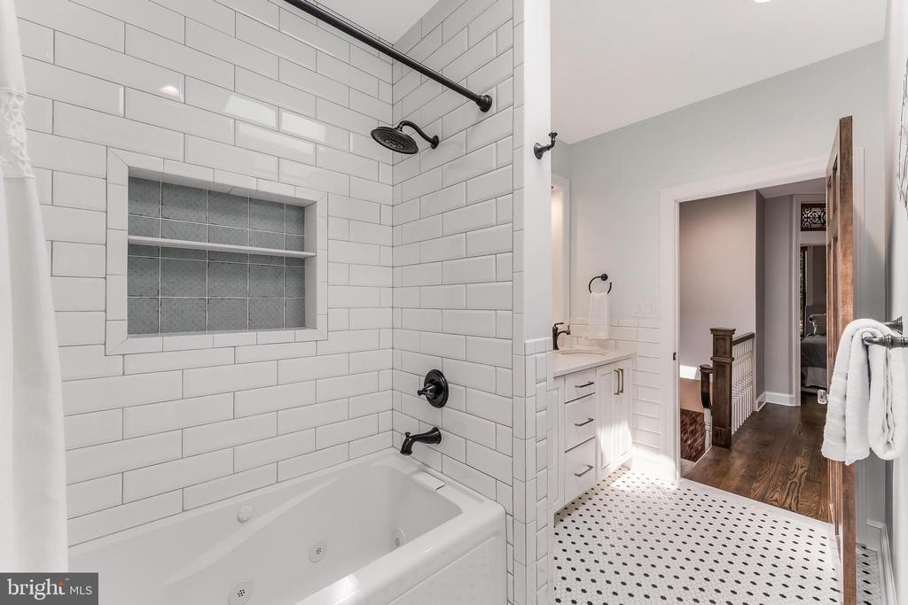21 15TH STREET SE