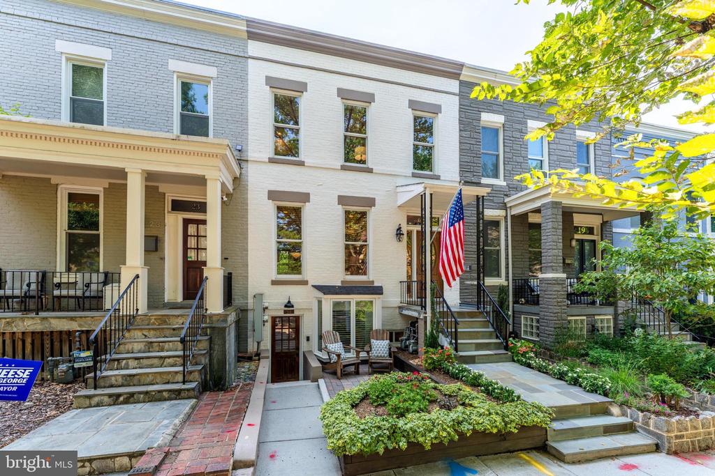 21 15TH STREET SE