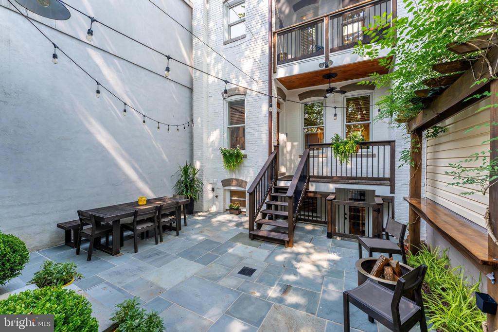 21 15TH STREET SE