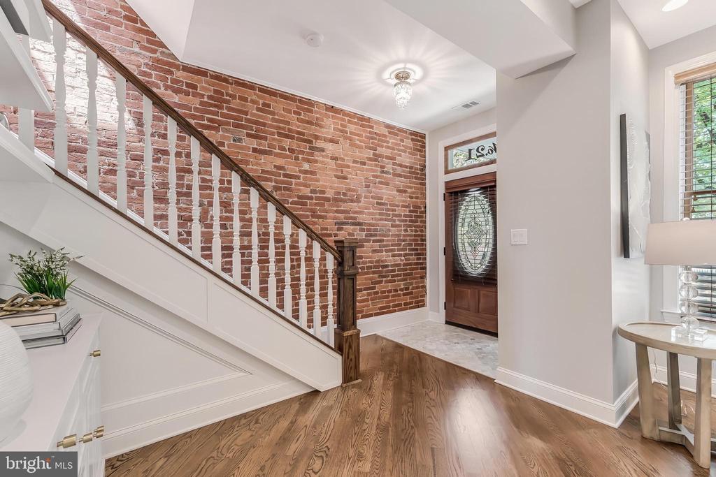 21 15TH STREET SE